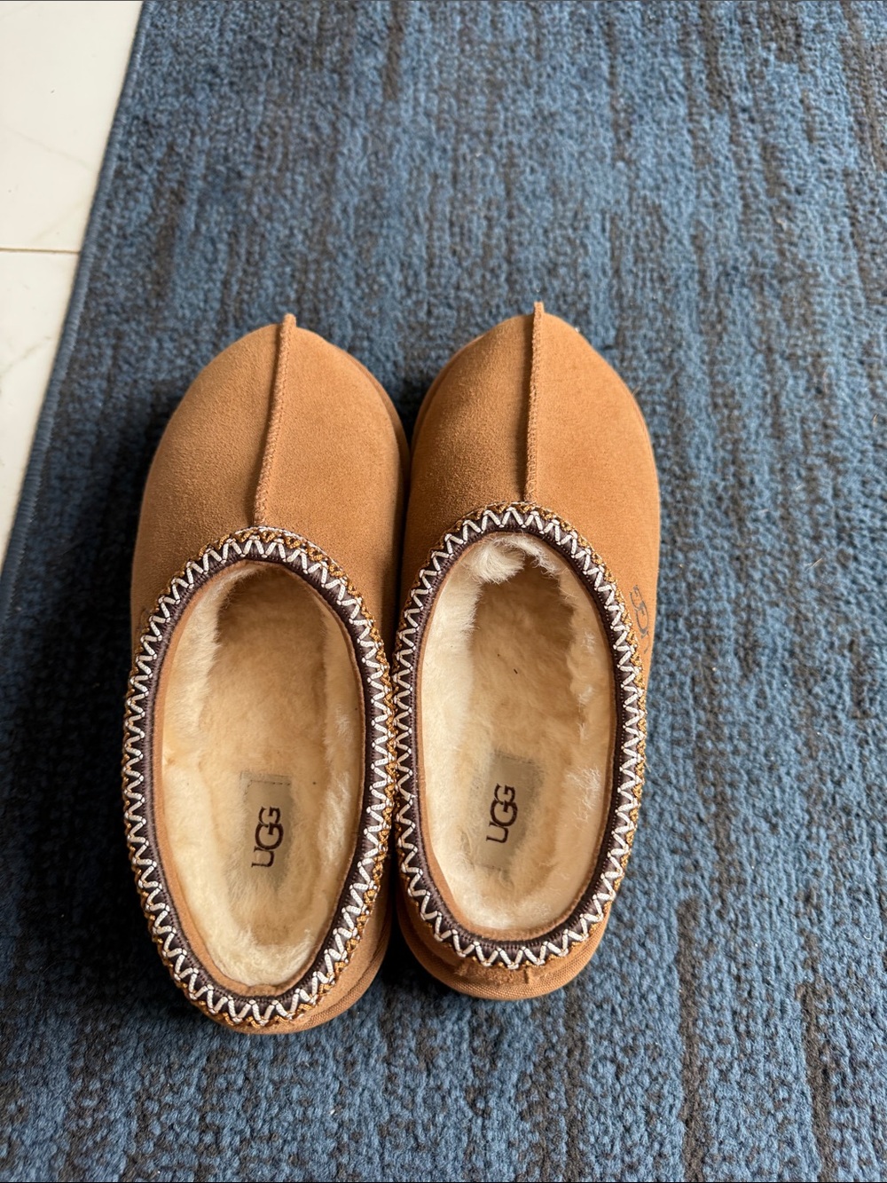 UGG tasmin Chestnut Suede Sheepskin Lined Slip-On Clogs - Picture 3 of 3
